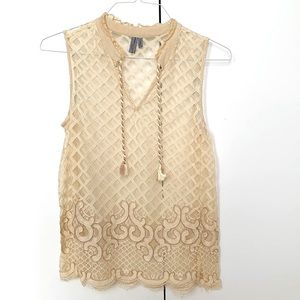 🦄 Bl^nk London lace top in cream and gold accents